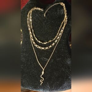 Snake Pendant Layerd Necklace Gold